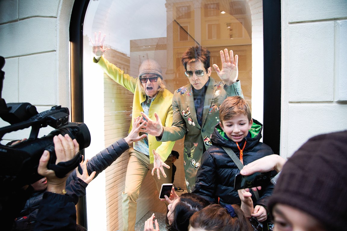 Derek Zoolander and Hansel stun the fashion world with their live appearance in the display windows at Valentino Rome.