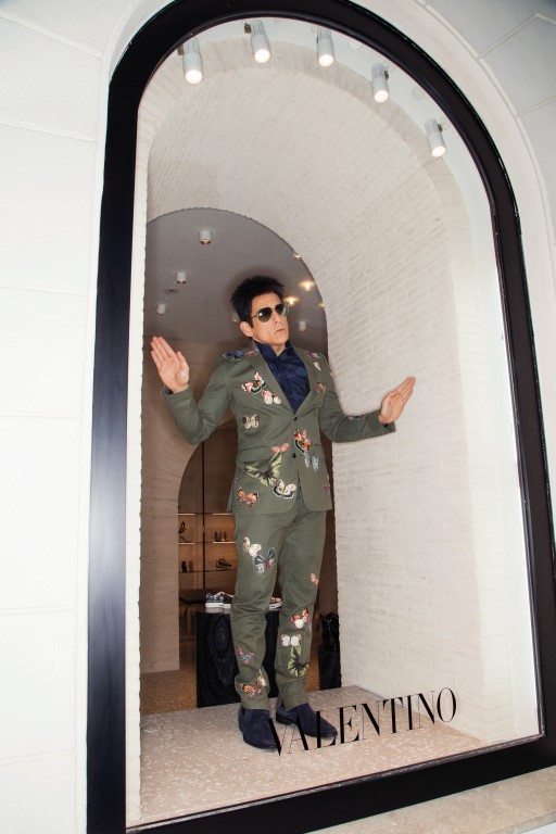 Derek Zoolander and Hansel stun the fashion world with their live appearance in the display windows at Valentino Rome.