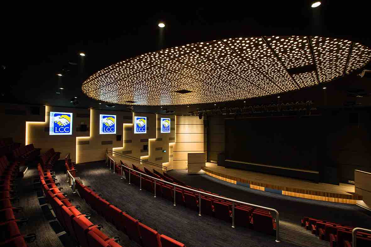 Liverpool Catholic Club chooses Epson LightScene projection solution