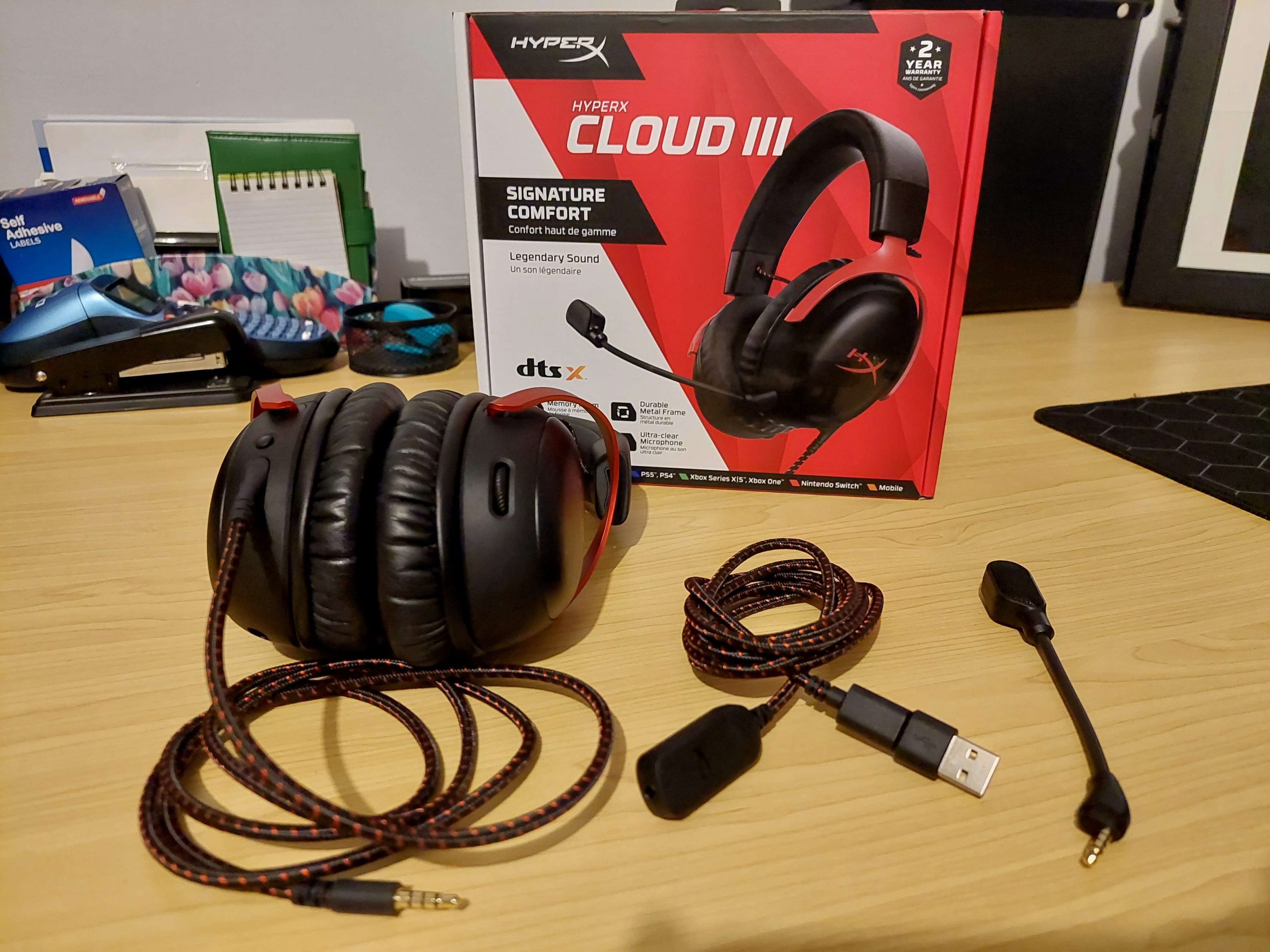 Unboxing the new HyperX Cloud III gaming headset! 